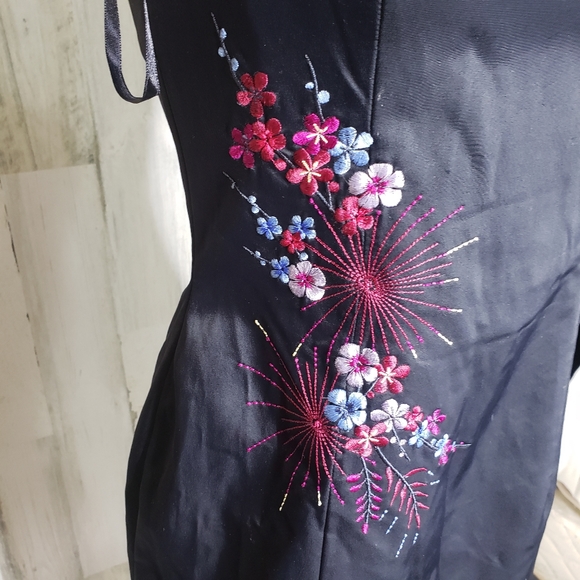 Express Black Rose Embroidered strapless Dress 3/4 - Picture 4 of 6